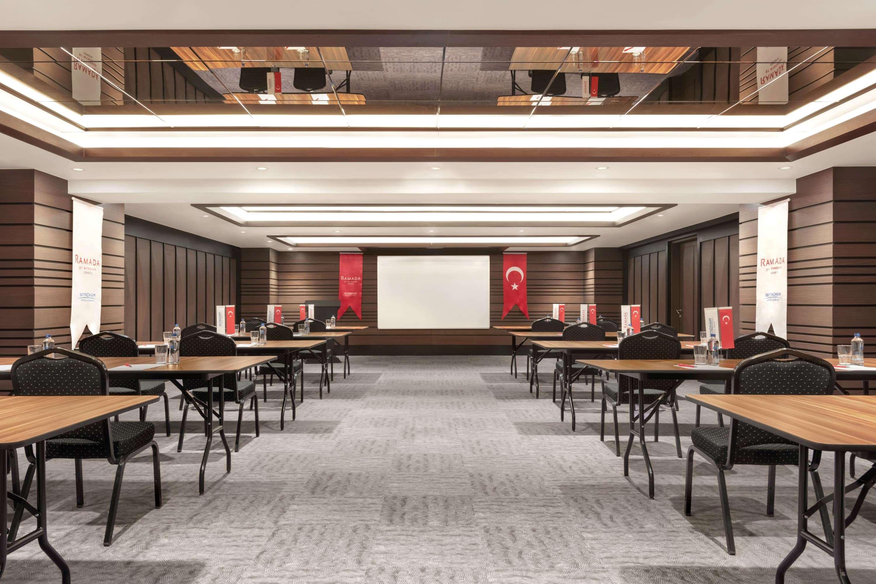 Ramada by Wyndham Isparta Bagian luar foto